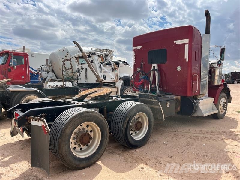 Kenworth T800 牵引车