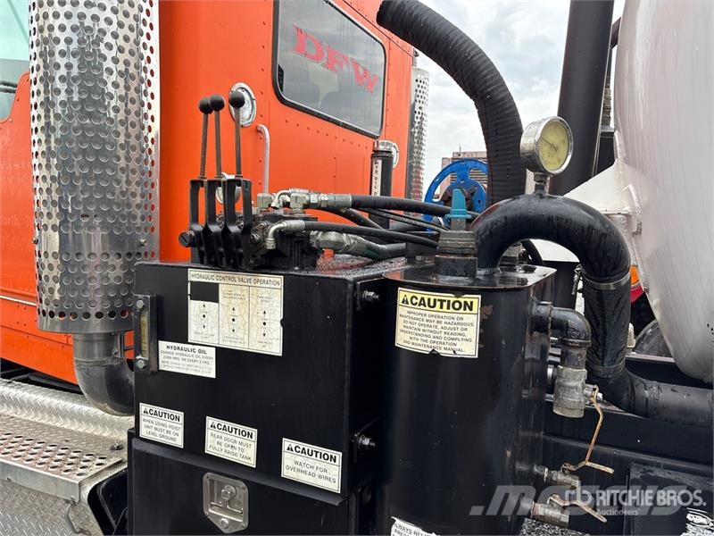 Kenworth T800 콤비/진공 트럭