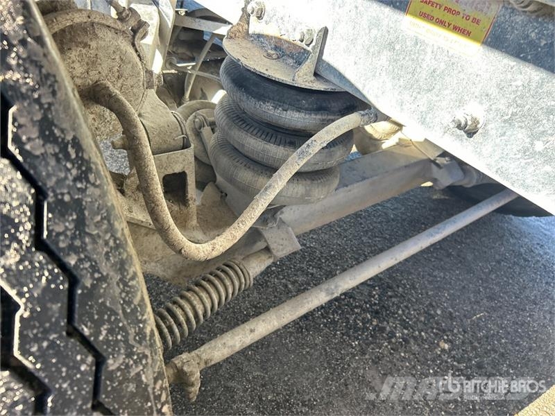 Kenworth T800 Savivarčių priekabų vilkikai