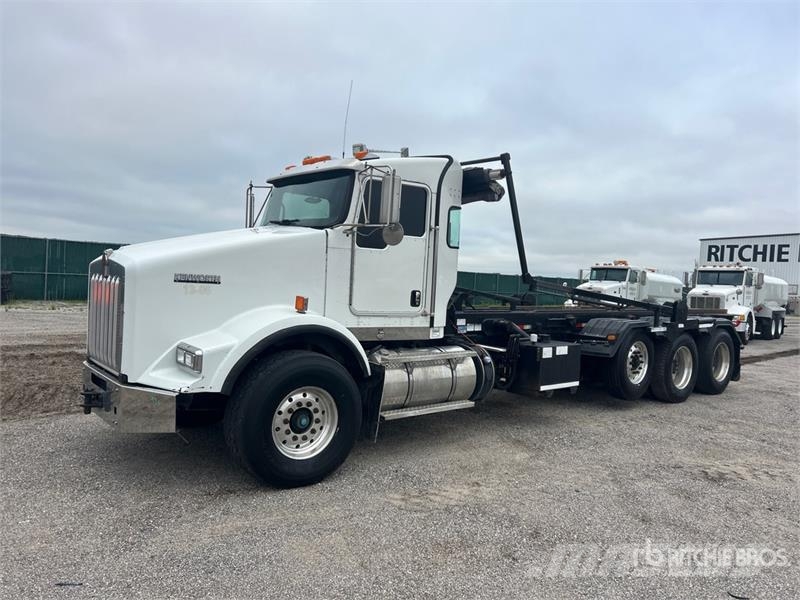 Kenworth T800 شاحنات لوادر