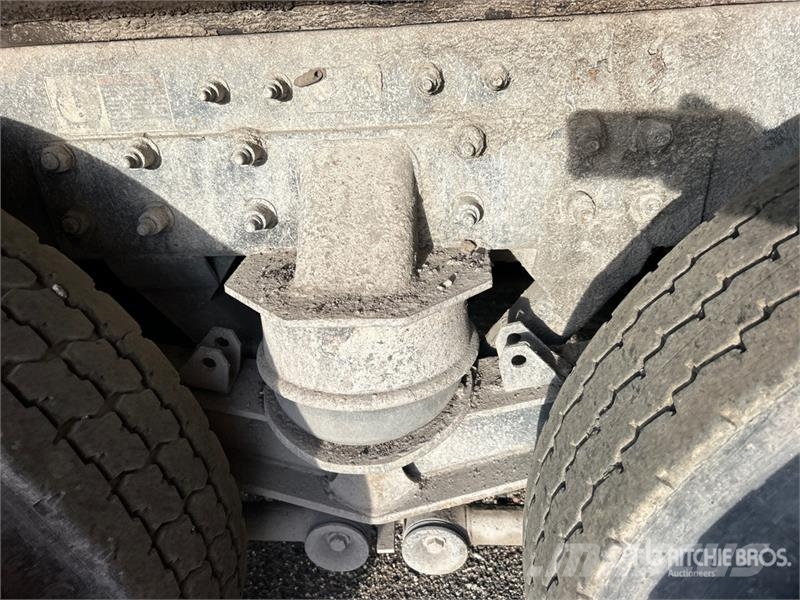 Kenworth T800 Savivarčių priekabų vilkikai