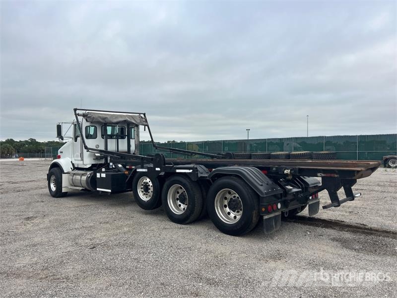Kenworth T800 شاحنات لوادر