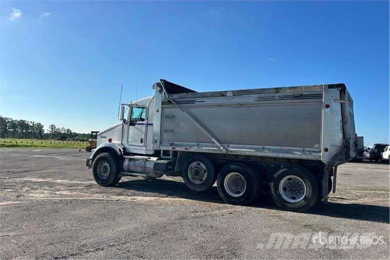 Kenworth T800 Savivarčių priekabų vilkikai