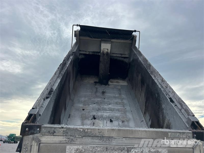 Kenworth T800 Savivarčių priekabų vilkikai