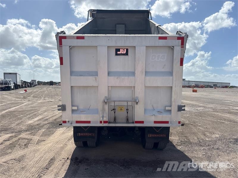 Kenworth T800 شاحنات قلابة