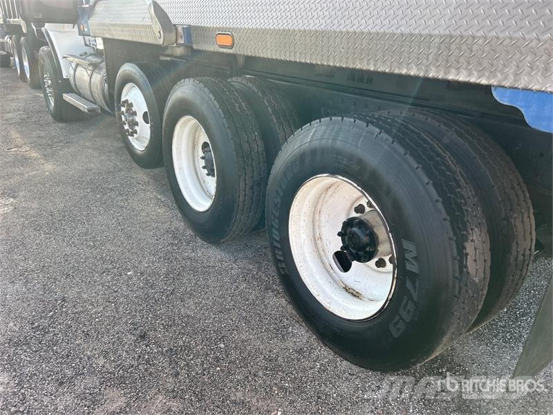 Kenworth T800 Tipper trucks