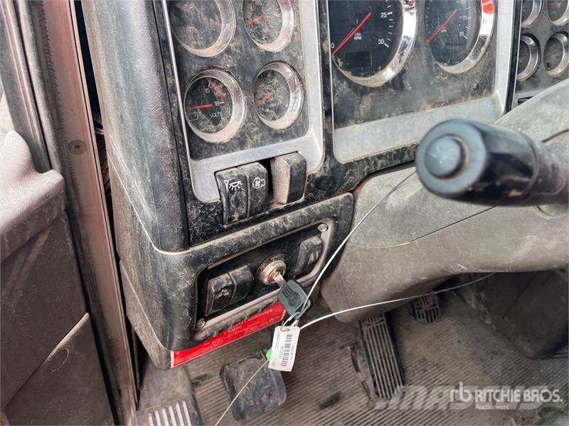 Kenworth T800 Sadulveokid