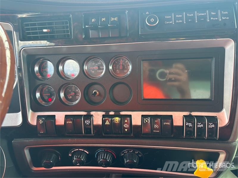 Kenworth T800 شاحنات قلابة
