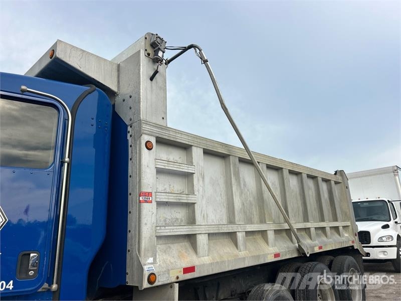 Kenworth T800 Pašizgāzējs