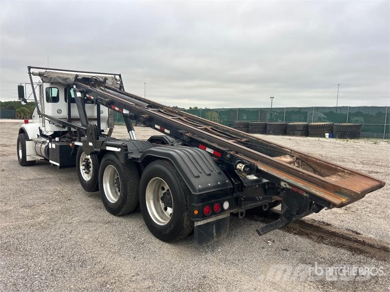 Kenworth T800 شاحنات لوادر