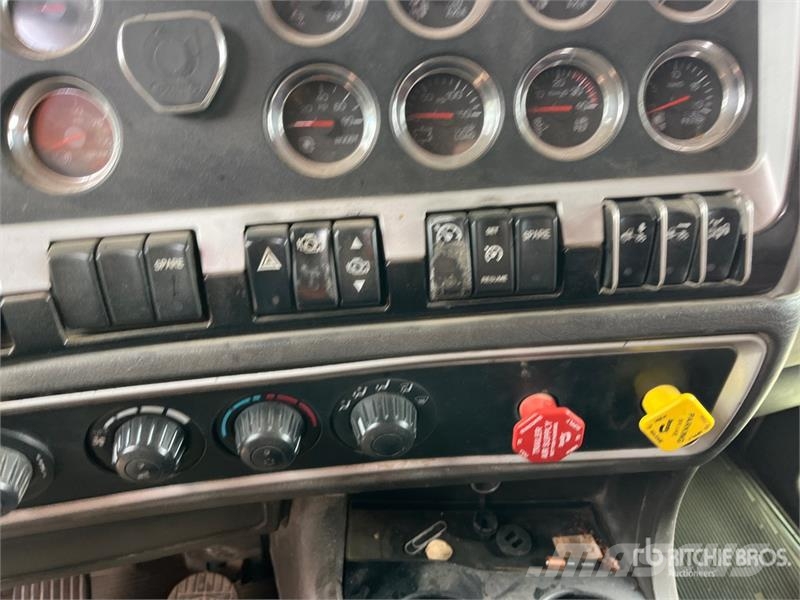 Kenworth T800 牵引车