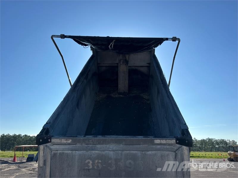 Kenworth T800 Savivarčių priekabų vilkikai