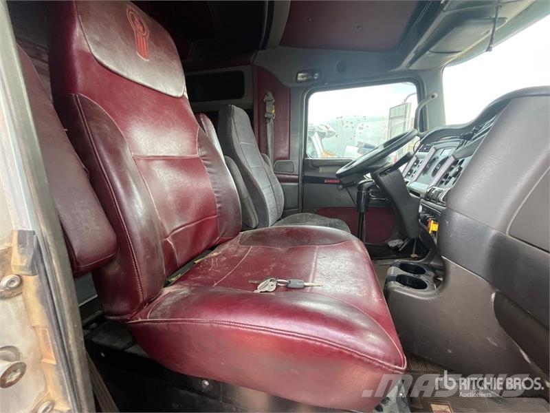 Kenworth T800 牵引车