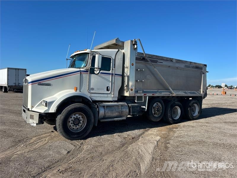Kenworth T800 Savivarčių priekabų vilkikai