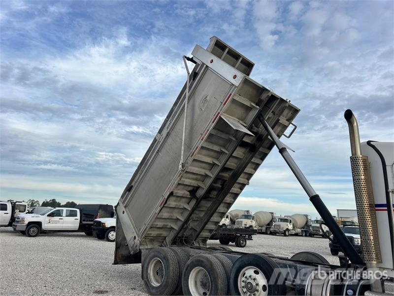 Kenworth T800 Savivarčių priekabų vilkikai
