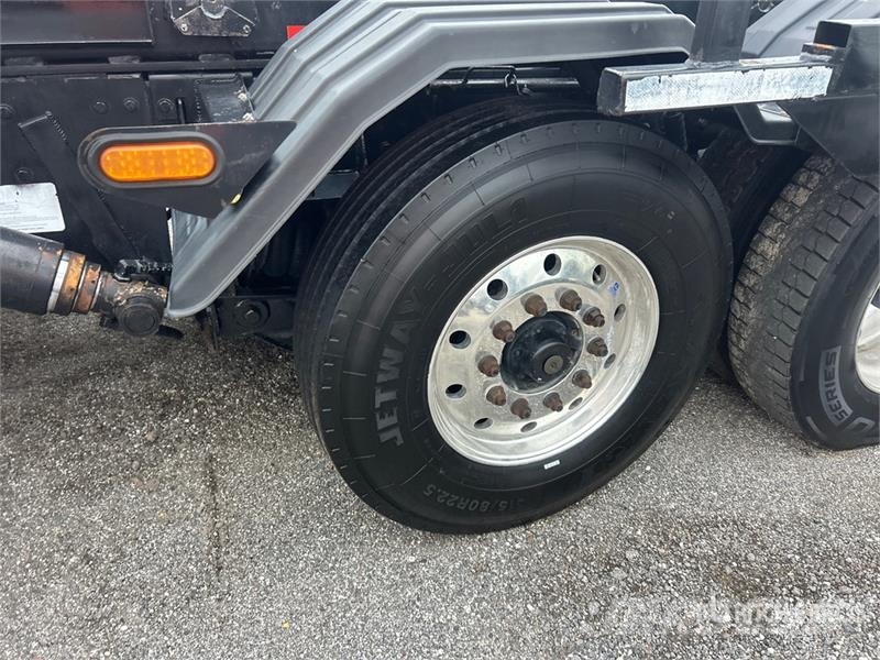 Kenworth T800 شاحنات لوادر