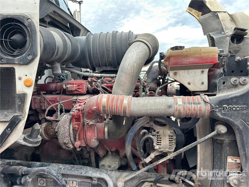 Kenworth T800 Savivarčių priekabų vilkikai