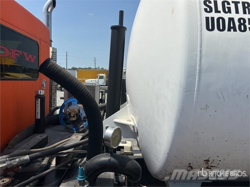 Kenworth T800 6x4 Vacuum Tanker Truck (Inoperable) Комбі/Вакуумні вантажівки