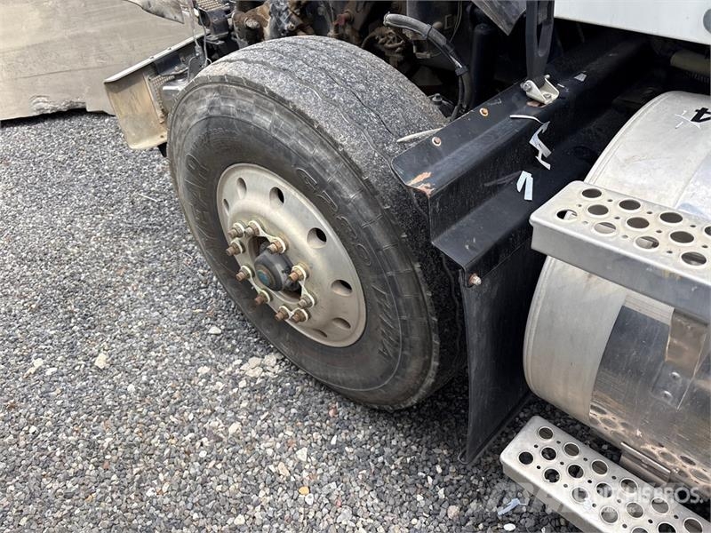 Kenworth T800 8x4 Cab and Chassis (Inoperable) Ohjaamot ja sisustat