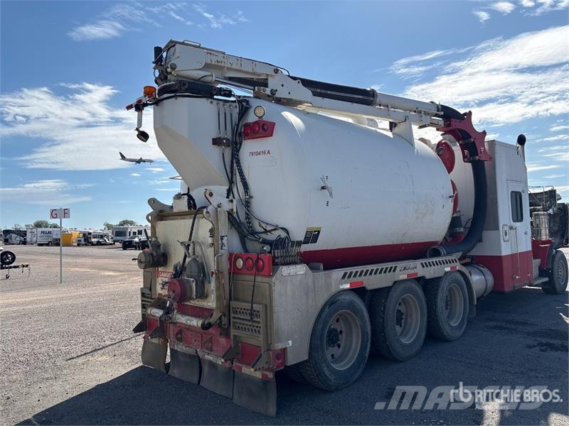 Kenworth T800 8x6 Vacuum Tanker Truck Kombinētās vakumsūkņa mašīnas