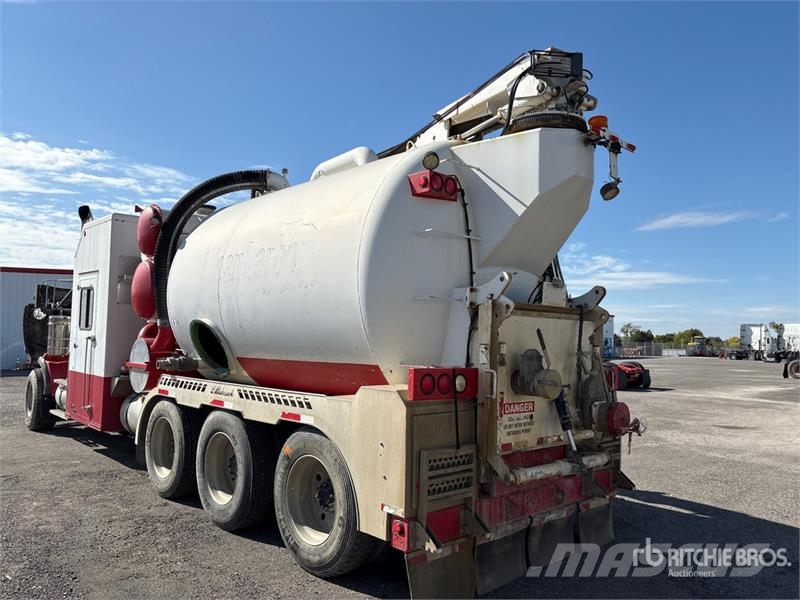 Kenworth T800 8x6 Vacuum Tanker Truck Kombinētās vakumsūkņa mašīnas