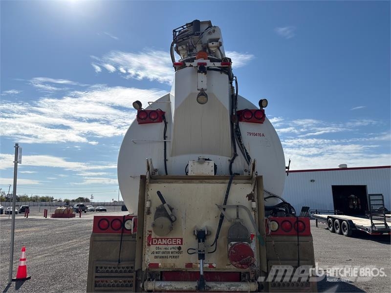 Kenworth T800 8x6 Vacuum Tanker Truck Kombinētās vakumsūkņa mašīnas