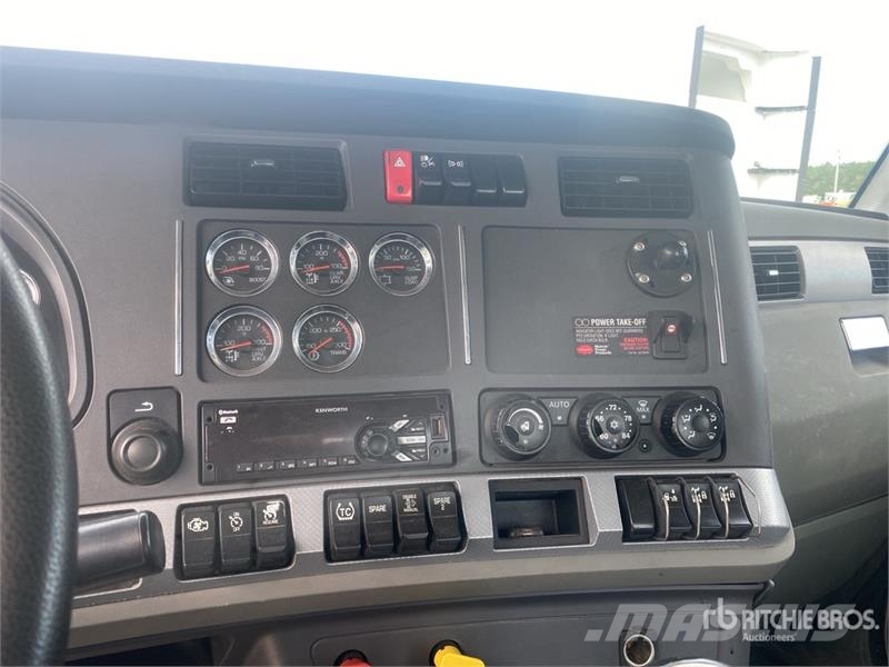 Kenworth T880 Autotractoare