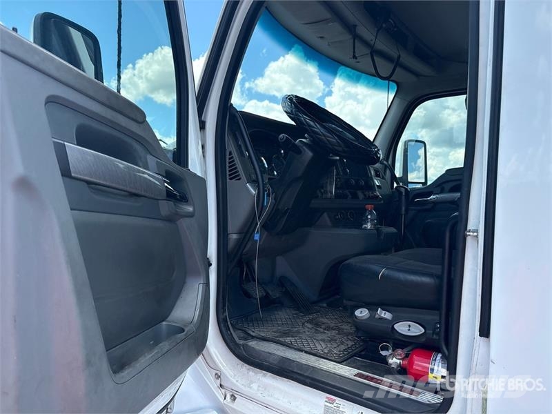 Kenworth T880 Trekkers