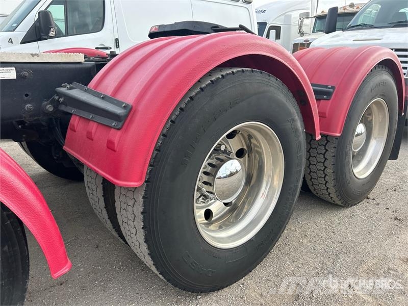 Kenworth T880 Nyergesvontatók