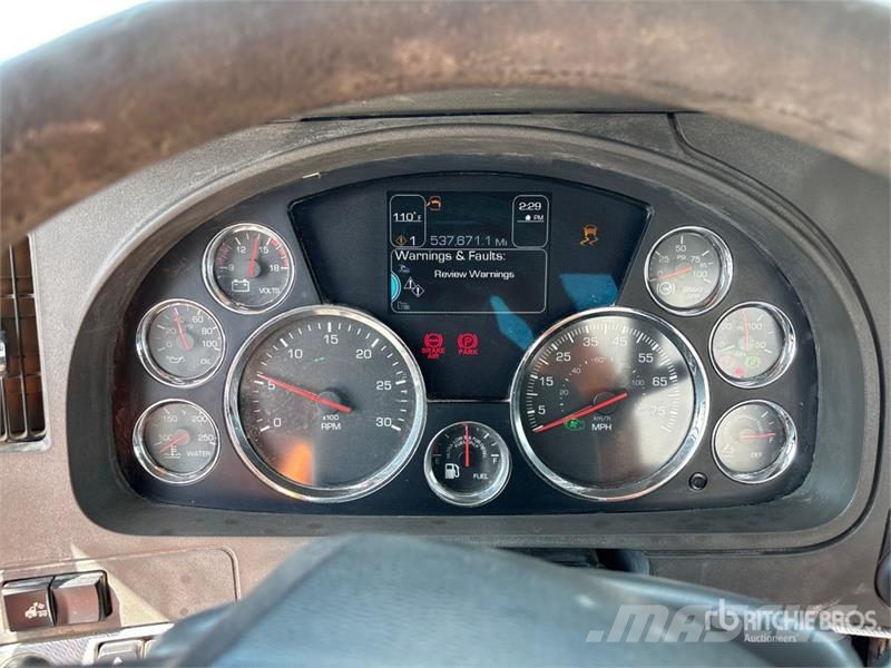Kenworth T880 Sadulveokid