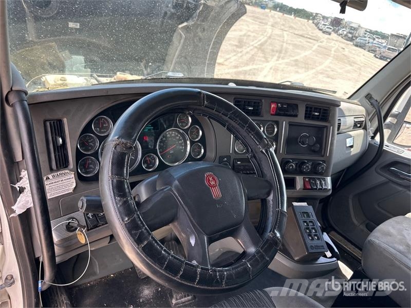 Kenworth T880 Savivarčių priekabų vilkikai
