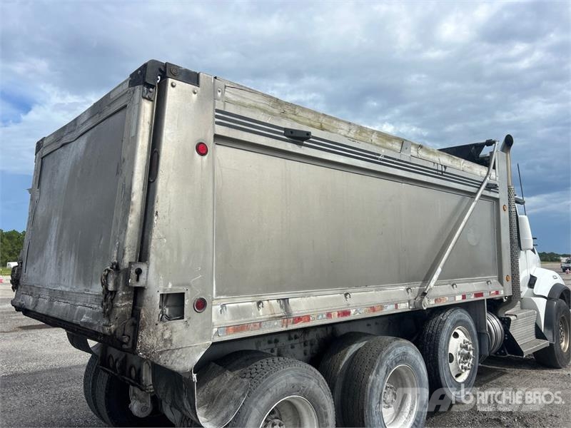 Kenworth T880 Autobasculanta