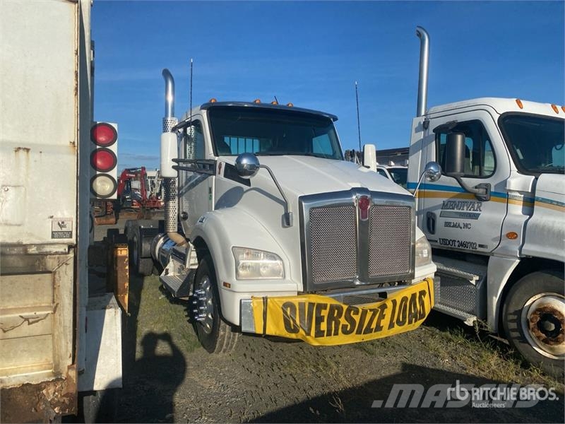 Kenworth T880 Autotractoare