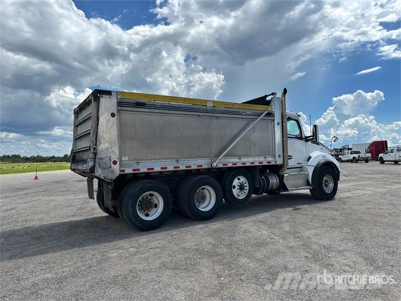 Kenworth T880 Savivarčių priekabų vilkikai