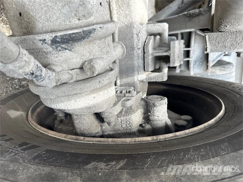 Kenworth T880 Savivarčių priekabų vilkikai