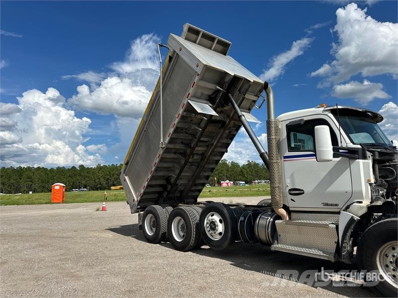 Kenworth T880 Savivarčių priekabų vilkikai