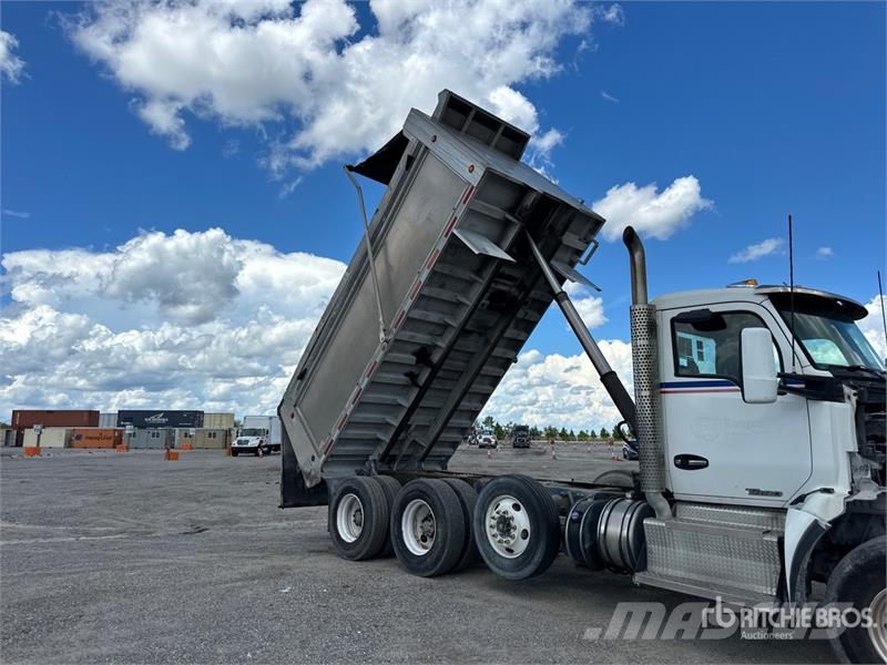 Kenworth T880 Savivarčių priekabų vilkikai