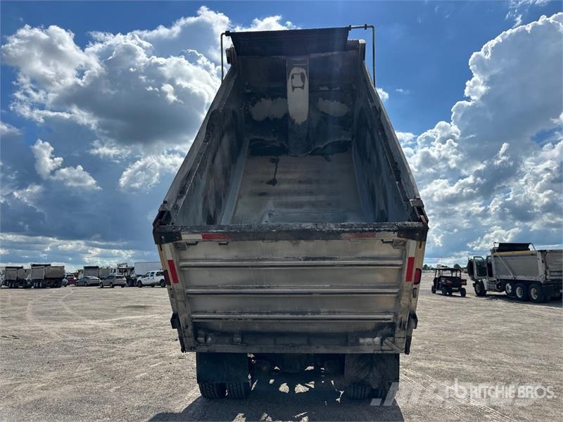 Kenworth T880 Savivarčių priekabų vilkikai