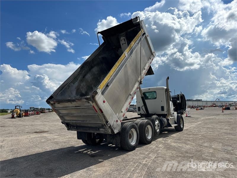 Kenworth T880 Savivarčių priekabų vilkikai