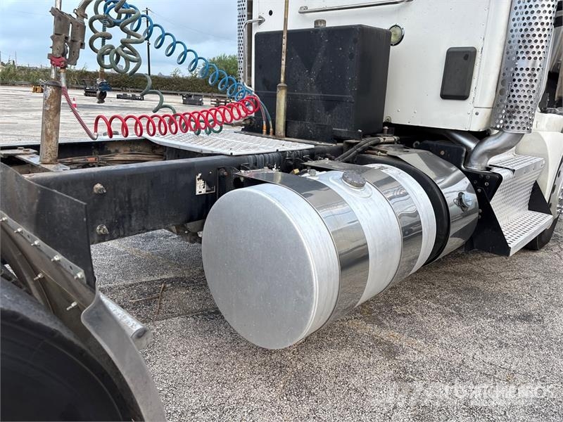 Kenworth T880 Sadulveokid