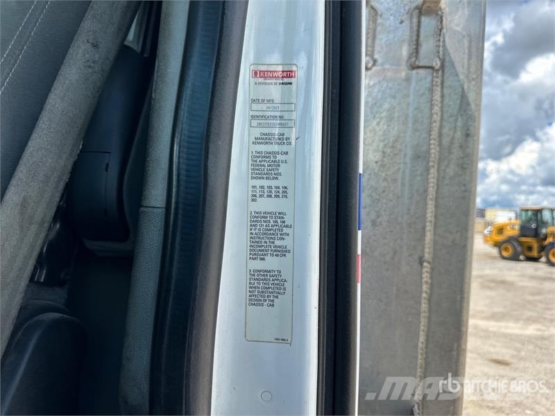 Kenworth T880 Savivarčių priekabų vilkikai