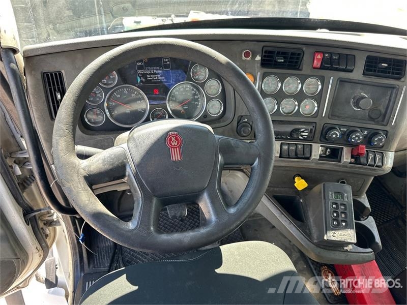 Kenworth T880 Savivarčių priekabų vilkikai