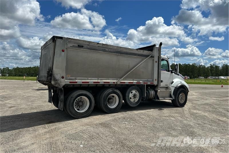 Kenworth T880 Savivarčių priekabų vilkikai