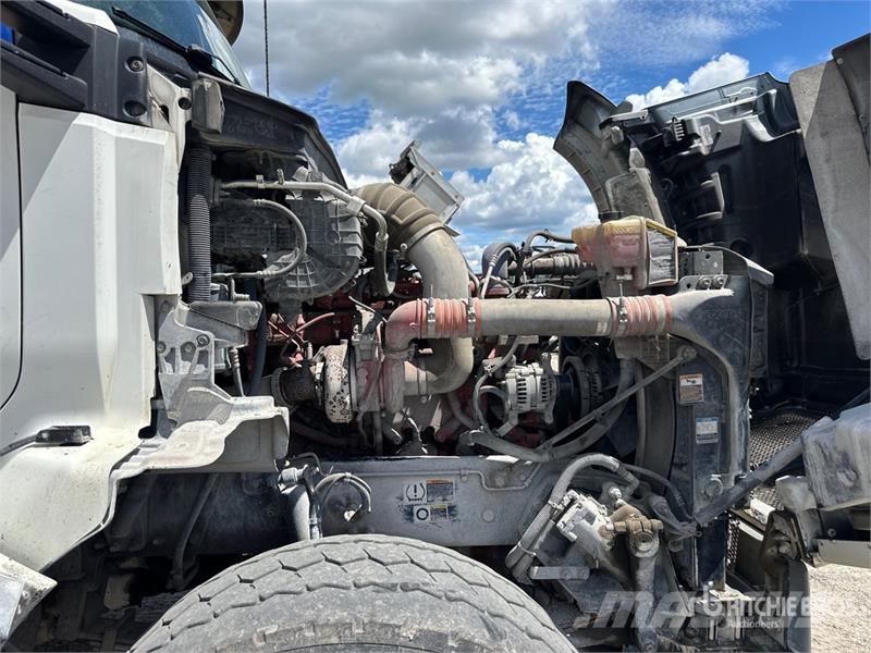 Kenworth T880 Savivarčių priekabų vilkikai