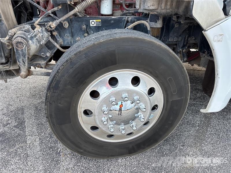 Kenworth T880 Sadulveokid