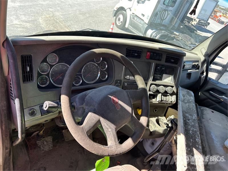 Kenworth T880 コンバイン/バキュームトラック