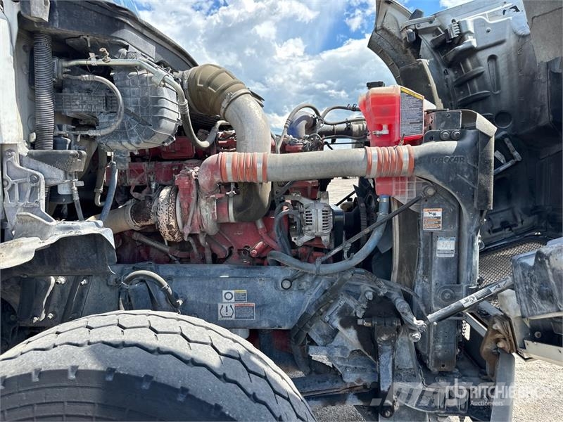 Kenworth T880 Savivarčių priekabų vilkikai