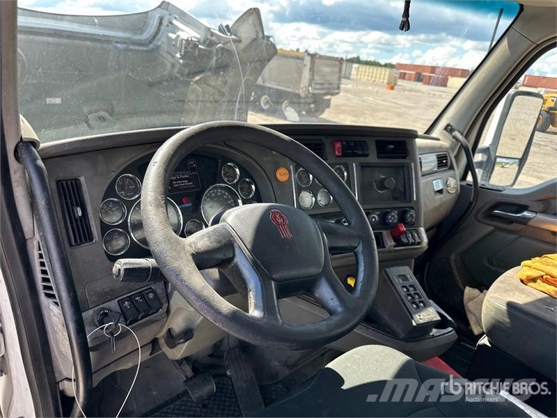 Kenworth T880 Savivarčių priekabų vilkikai