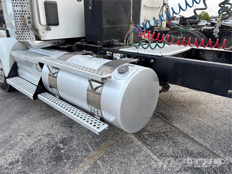 Kenworth T880 Sadulveokid