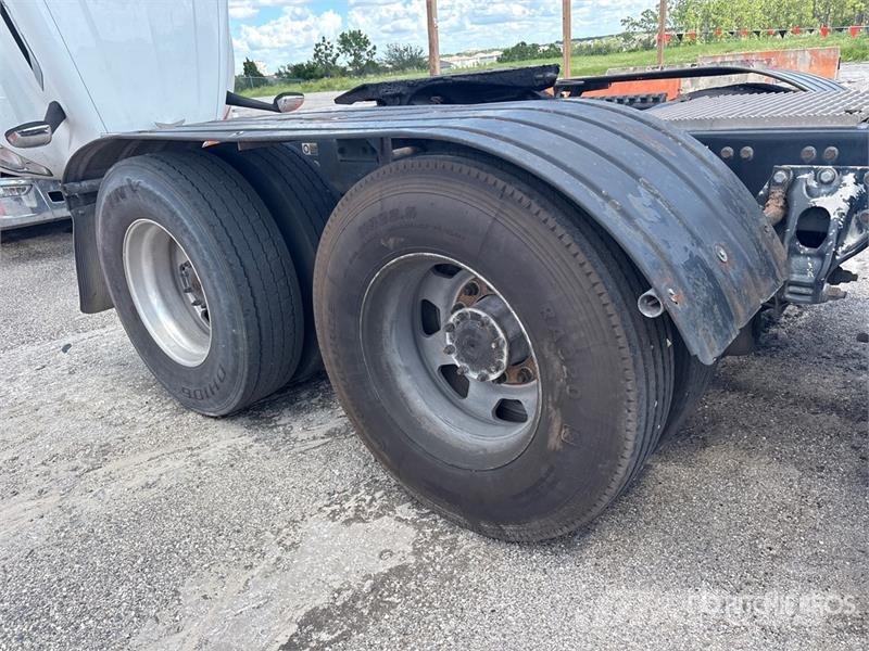 Kenworth T880 Trekkers